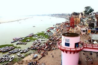 Guides Go Extra Mile for the Domestic Tourists in Banaras