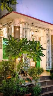 A Café That Feels Like Home in Varanasi